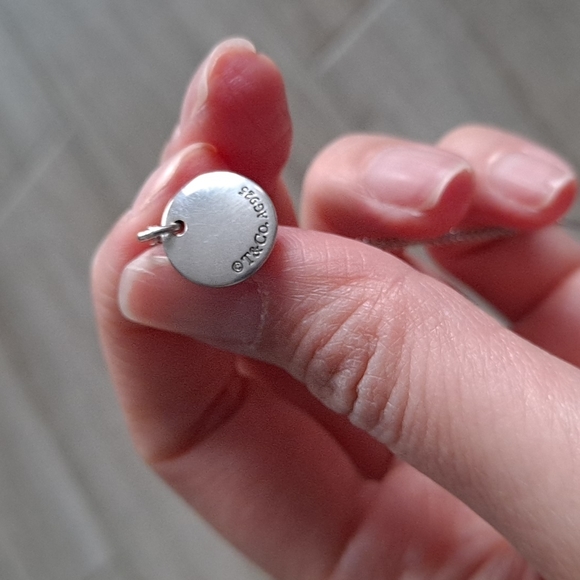 Authentic Tiffany & Co. S pendant necklace - Picture 9 of 9